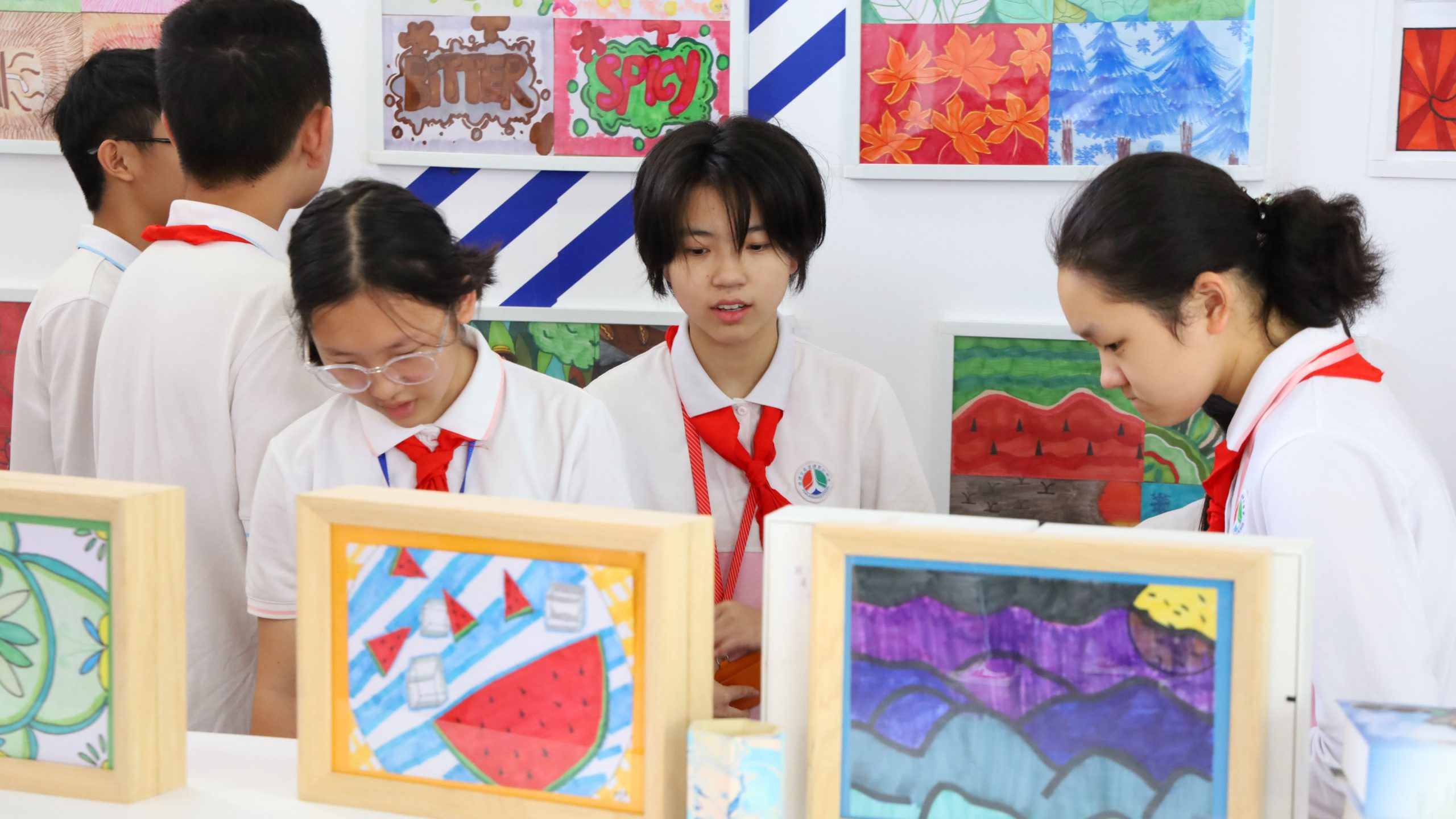 展示設計研學成果！創(chuàng)新設計作品企劃展在君蘭中學掀起熱潮