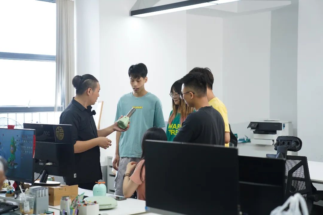 “解鎖”高科技！他這個設計拿下紅點獎 | 從800到8000，牢記囑托開新局⑩